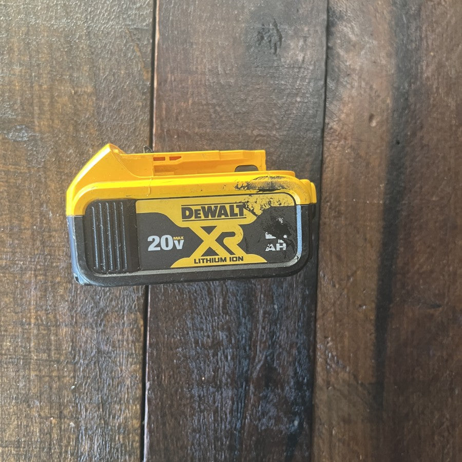 DeWalt DeWalt DCB204 20V MAX 4.0Ah XR Lithium-Ion Battery Pack Gear Up