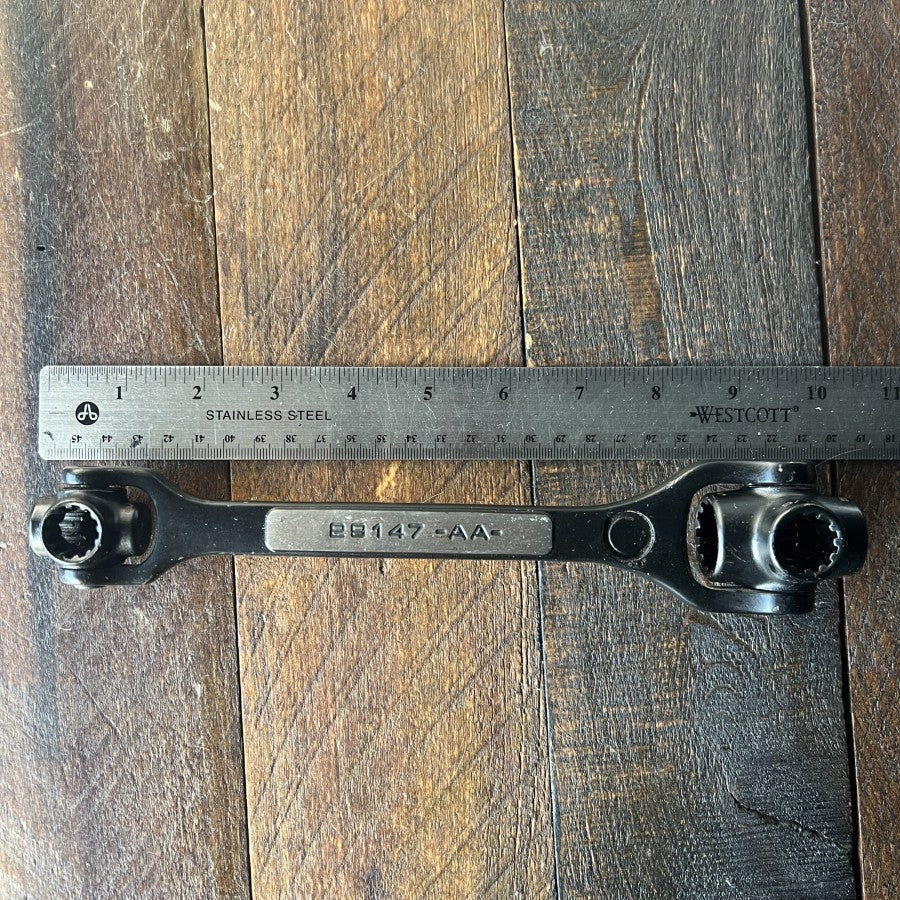Craftsman Craftsman 8 in 1 Dog Bone Wrench Metric 28147AA Gear Up
