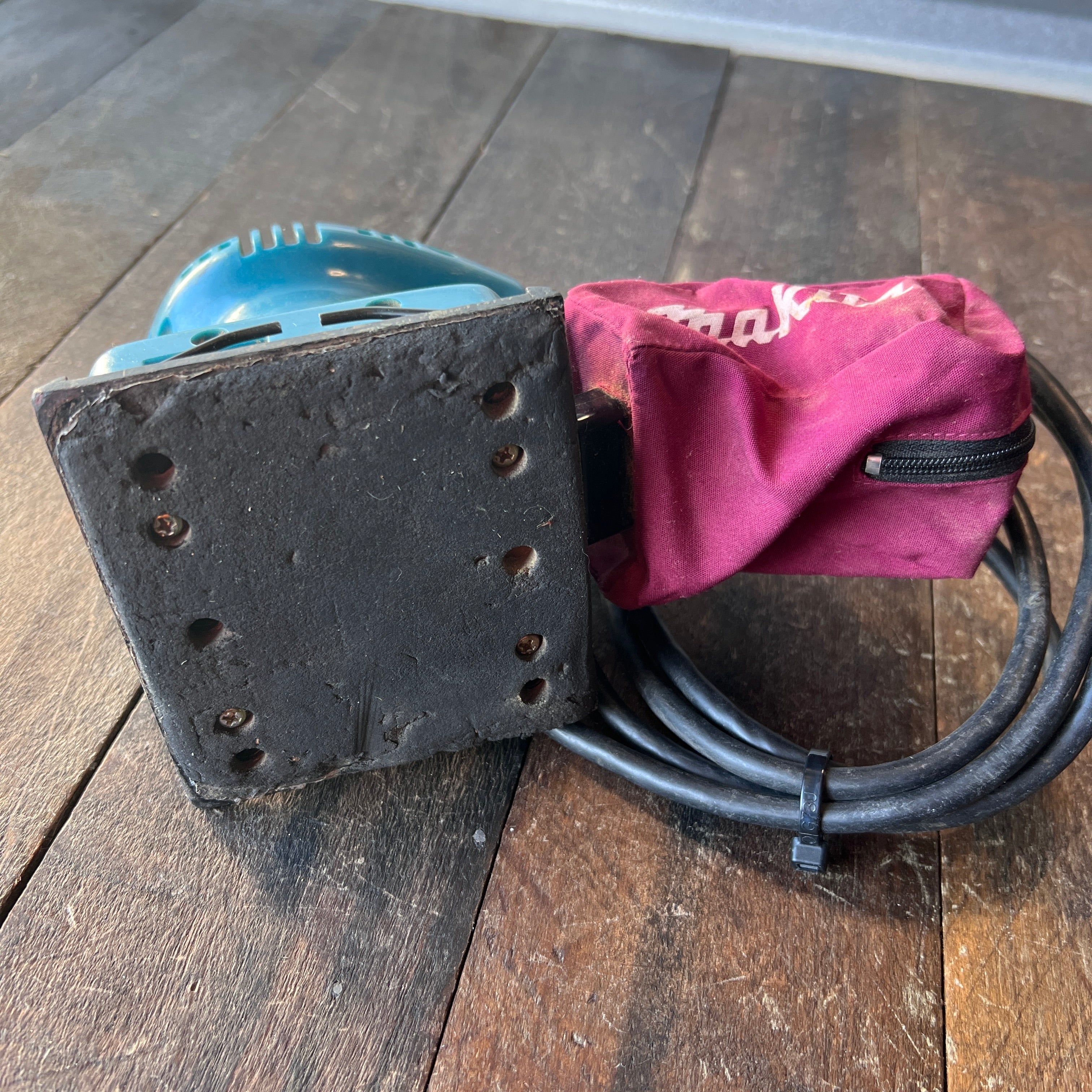 Makita Makita BO4550 1/4 Sheet Finishing Sander Gear Up