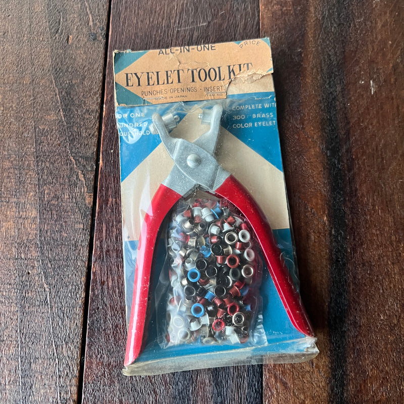 Unknown Vintage Eyelet Tool Kit Pliers with Eyelets Gear Up