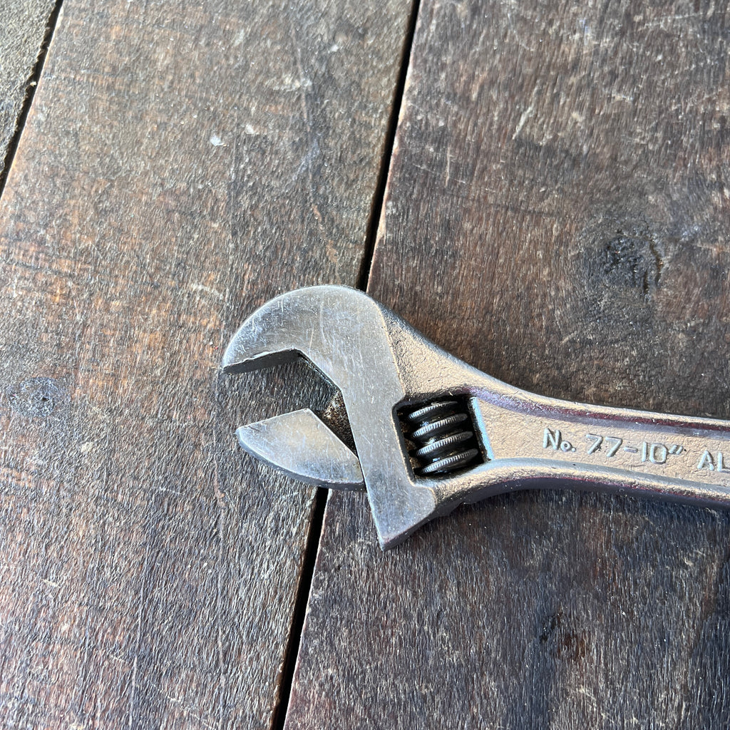 IREGA Irega No. 77 10-Inch Adjustable Wrench Gear Up