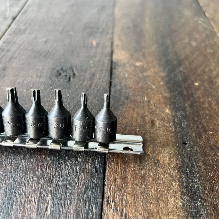 Unknown 7-Piece 1/4 Inch Drive Torx Bit Socket Set with 3/8 Inch Adapter Gear Up