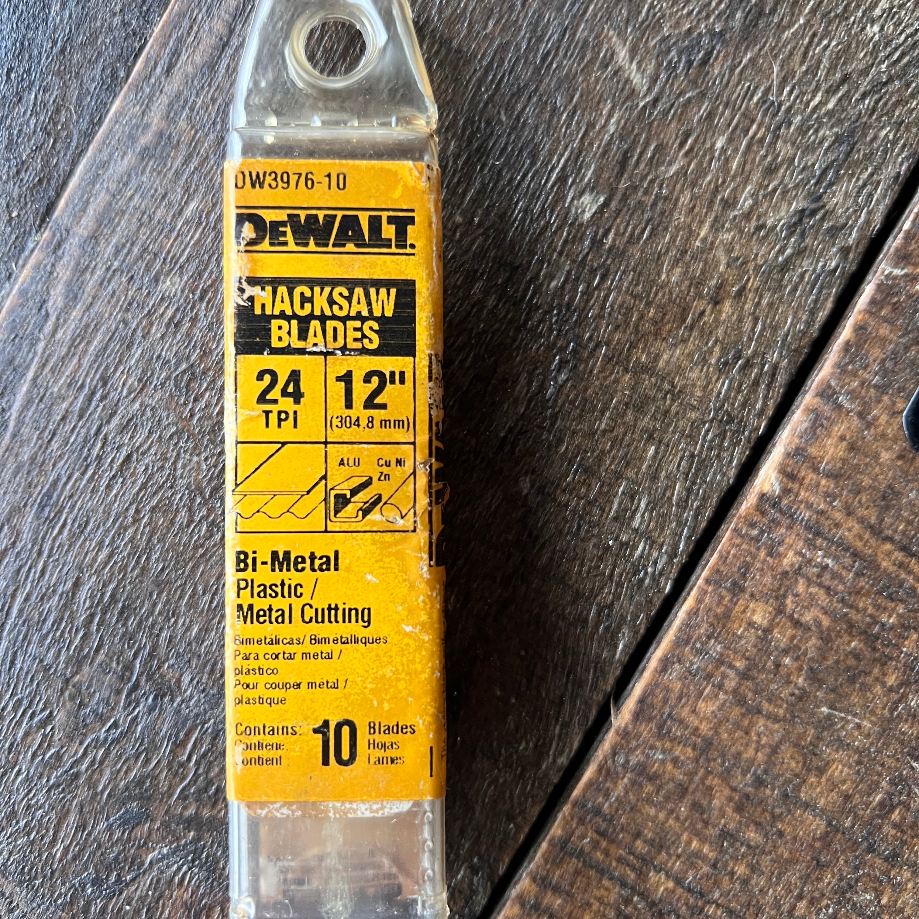 DeWalt DeWalt 12-Inch 24 TPI Bi-Metal Hacksaw Blades (8-Pack)