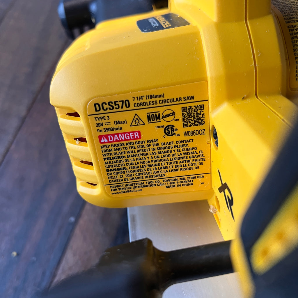 DeWalt DeWalt DCS570 7 1/4 Inch 20V MAX Cordless Circular Saw (Tool Only) Gear Up