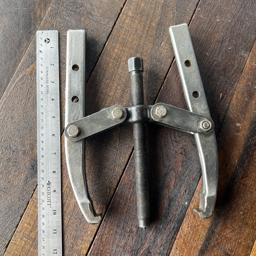 Owatonna Tool Owatonna Tool 1036 2 Jaw Gear Pulley Puller (USA) Gear Up