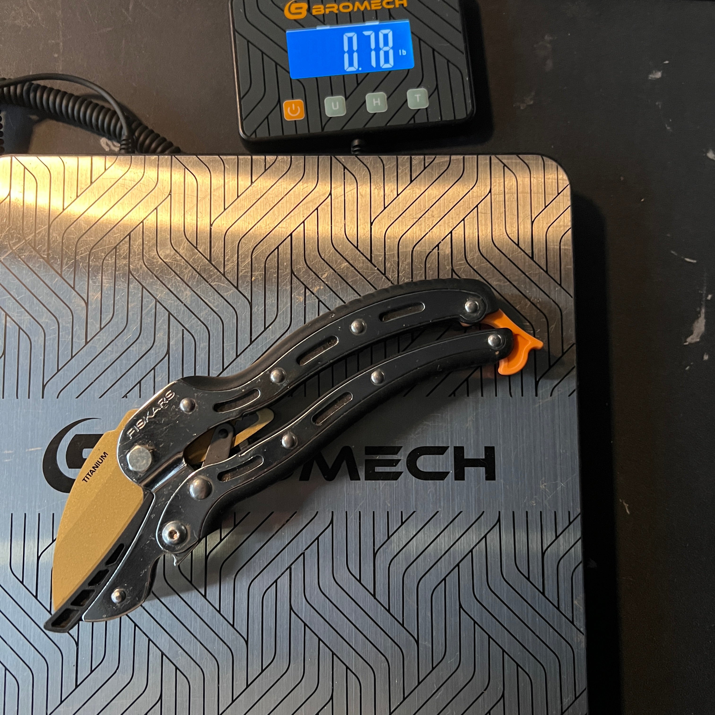 Fiskars Fiskars PowerGear Titanium Bypass Pruner Gear Up