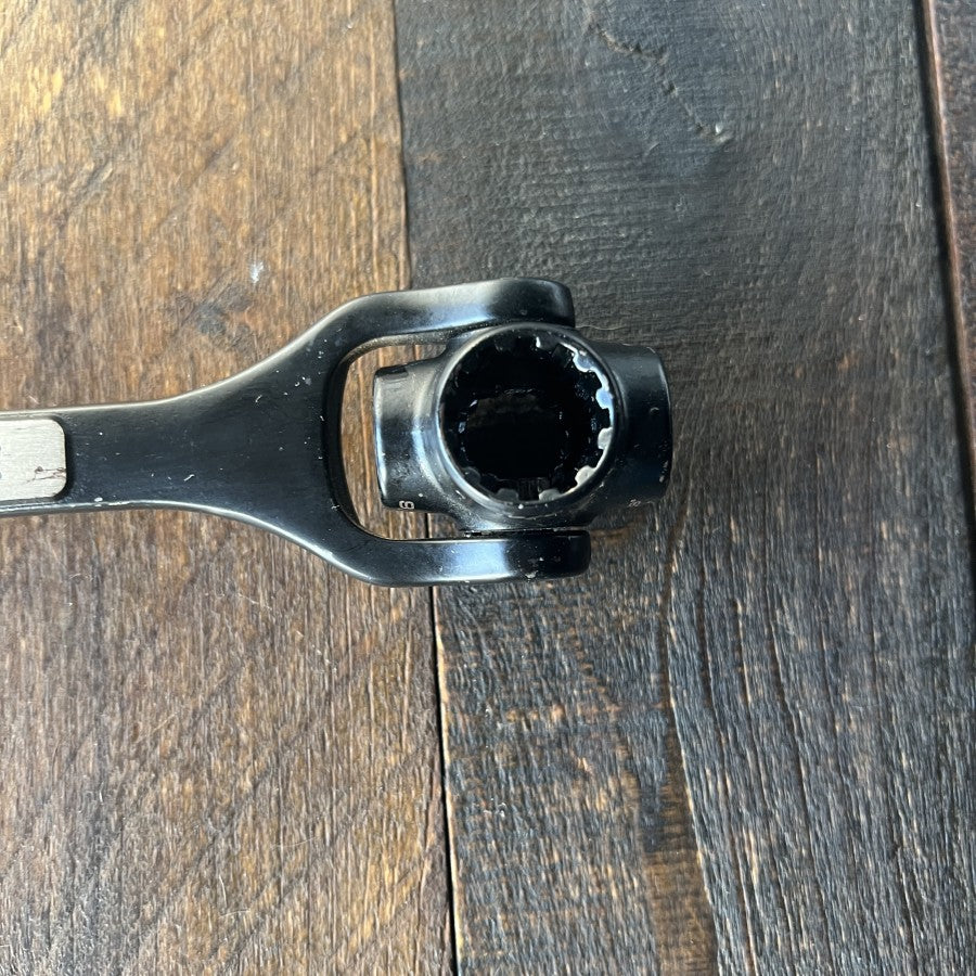 Craftsman Craftsman 8 in 1 Dog Bone Wrench Metric 28147AA Gear Up