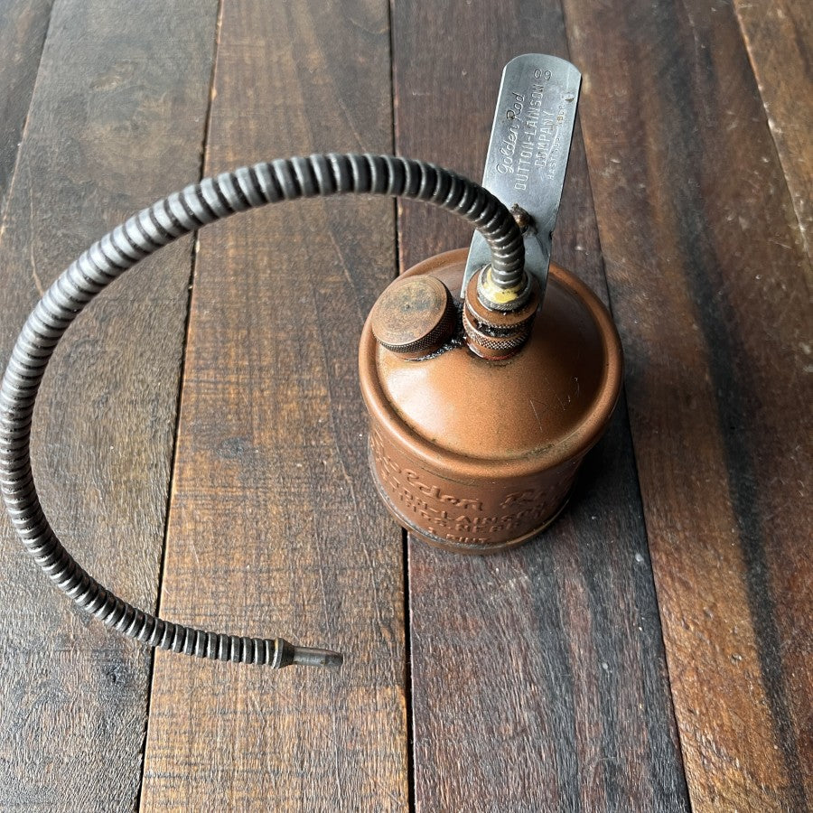 Vintage Golden Rod 1 Pint Oil Can Flexible Spout (USA)