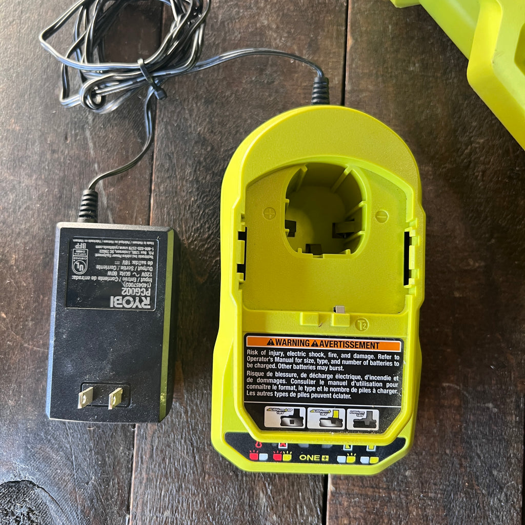 Ryobi Ryobi ONE+ P5452 18V 8-Inch Cordless Chainsaw Kit Gear Up