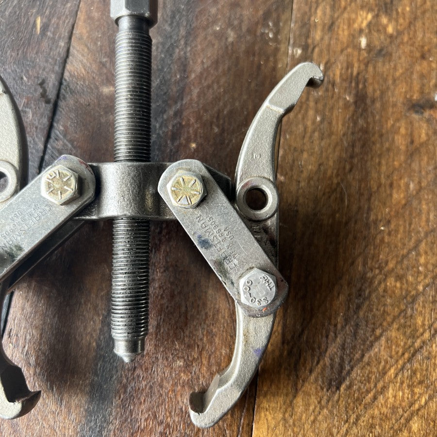 Craftsman Craftsman 946905 2 Jaw Gear Puller (USA) Gear Up