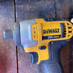 DeWalt DeWalt DCF885 20V MAX 1/4" Impact Driver Kit Gear Up