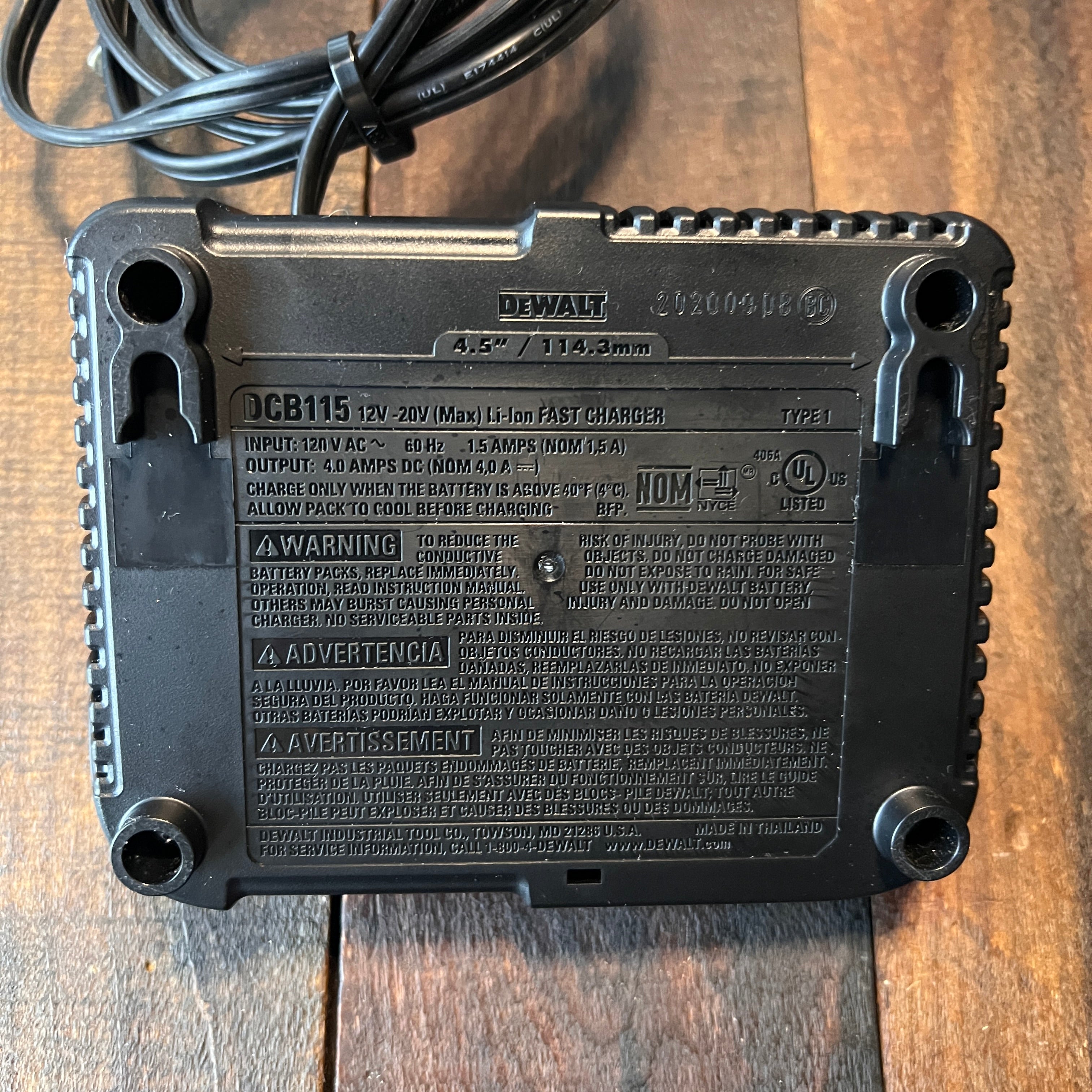 DeWalt DeWalt DCB115 12V 20V MAX Lithium Ion Battery Charger (Tool Only) Gear Up