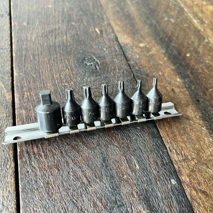 Unknown 7-Piece 1/4 Inch Drive Torx Bit Socket Set with 3/8 Inch Adapter Gear Up