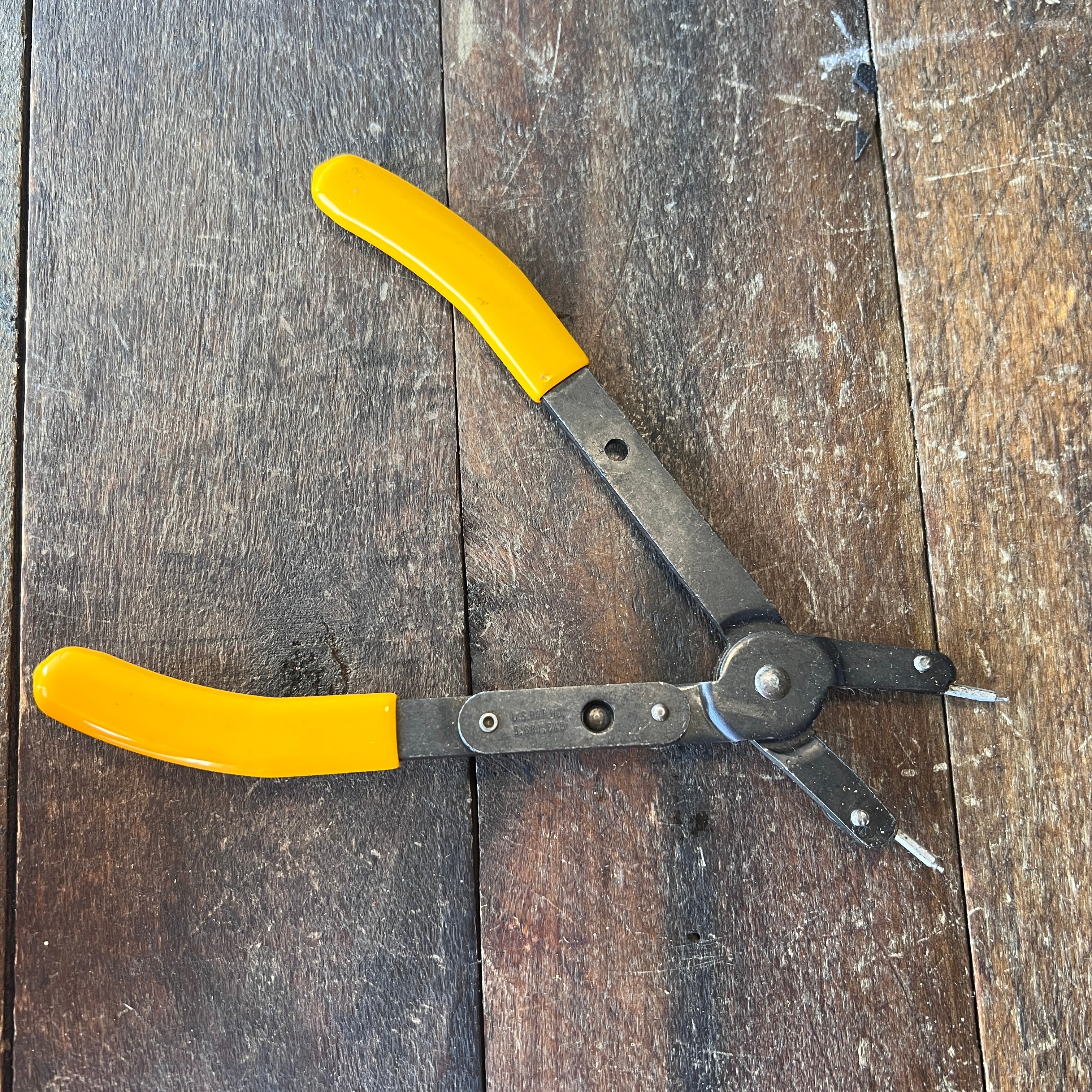 Craftsman Craftsman 4735 Convertible Internal/External Snap Ring Pliers Gear Up