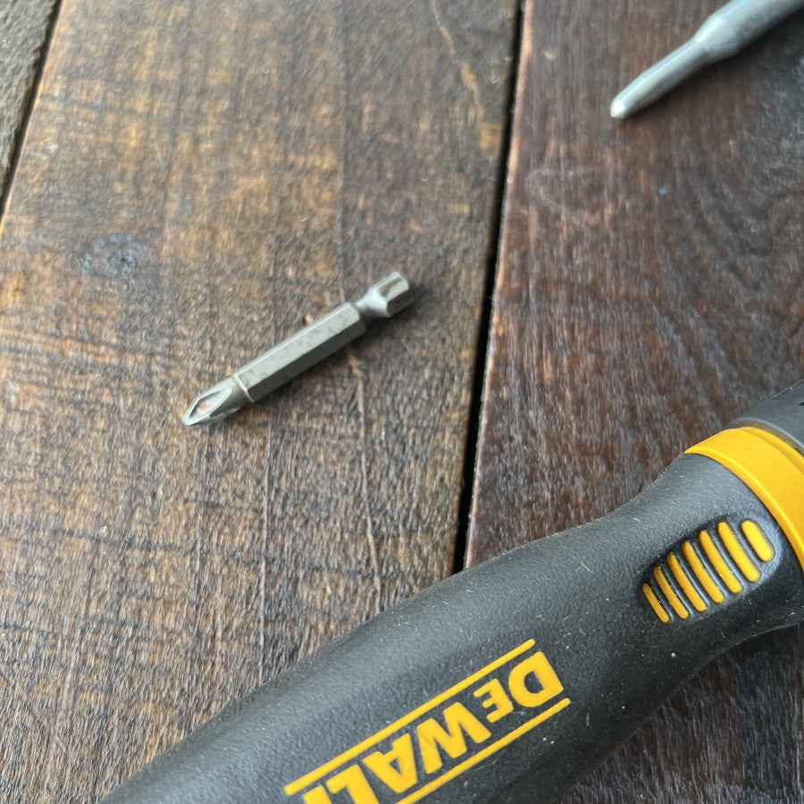 DeWalt DeWalt Ratcheting Screwdriver with Sheath Gear Up