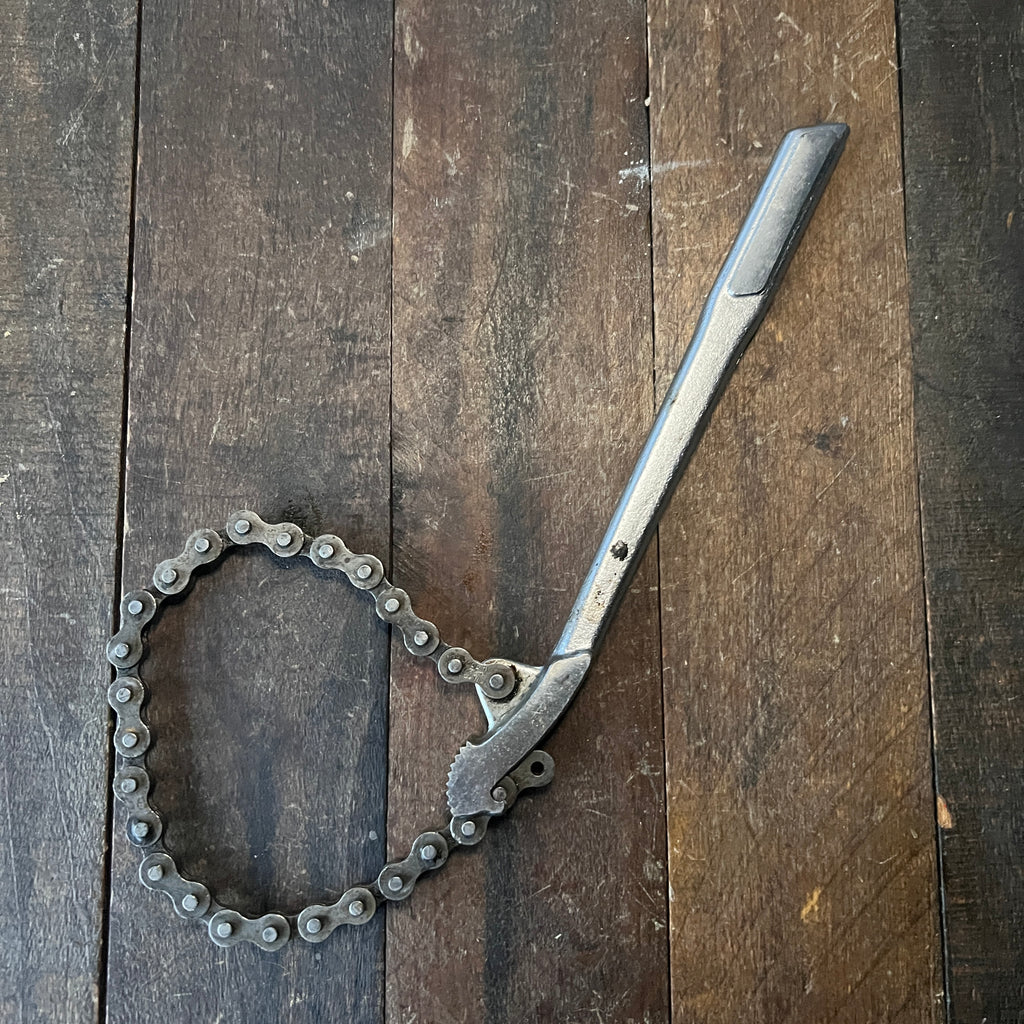 Unknown Heavy Duty Chain Pipe Wrench for Plumbing and Automotive Use