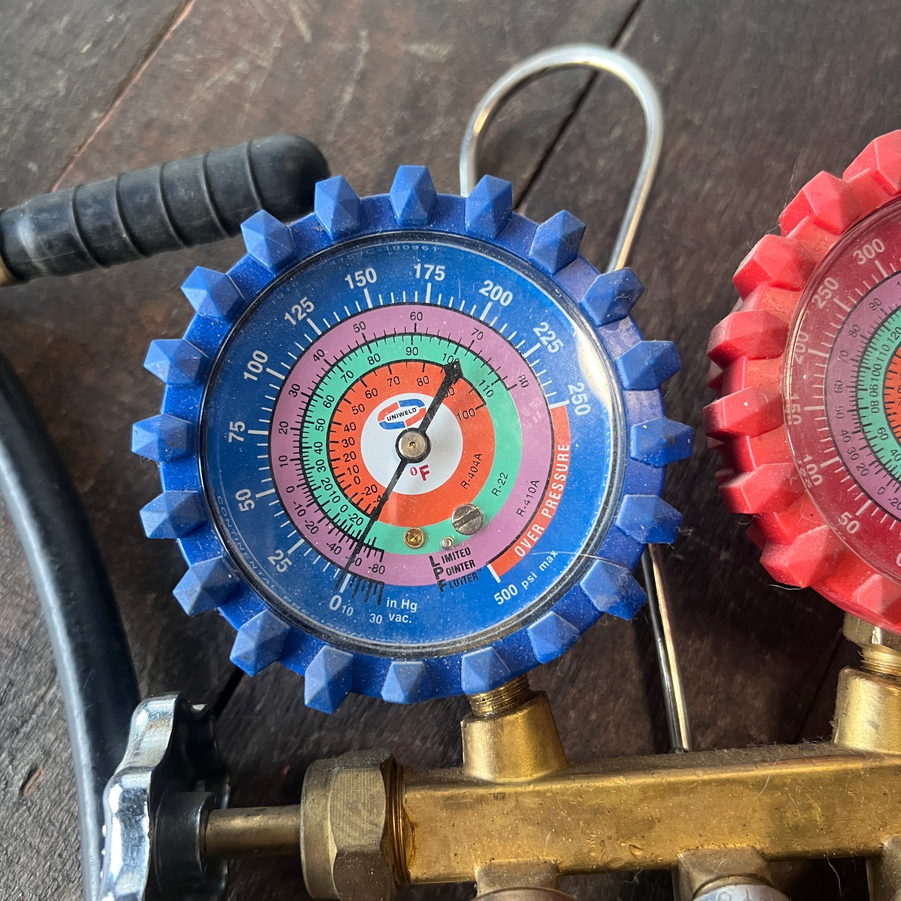 Uniweld Uniweld HVAC Manifold Gauge Set with Hoses with AC drain line cleaner Gear Up