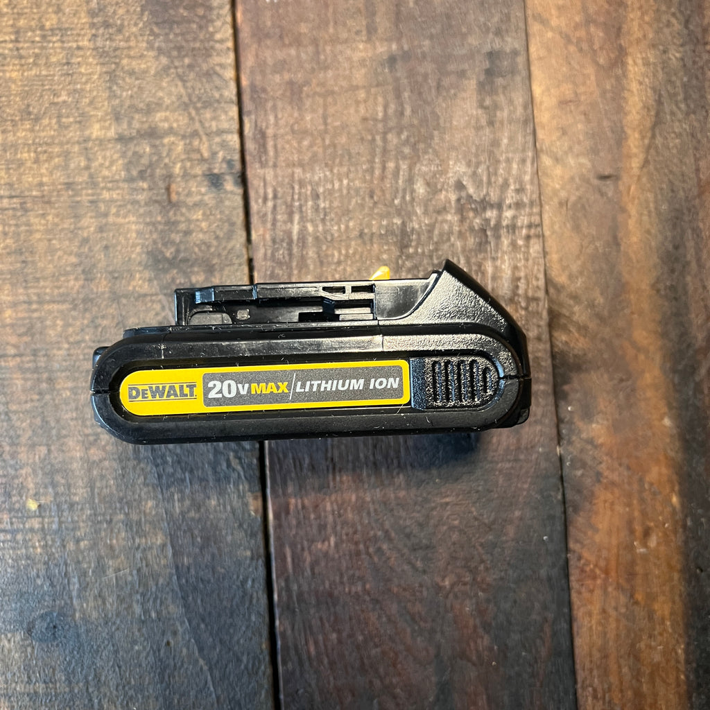 DeWalt DeWalt DCB201 20V MAX 1.5Ah Lithium Ion Battery Pack Gear Up