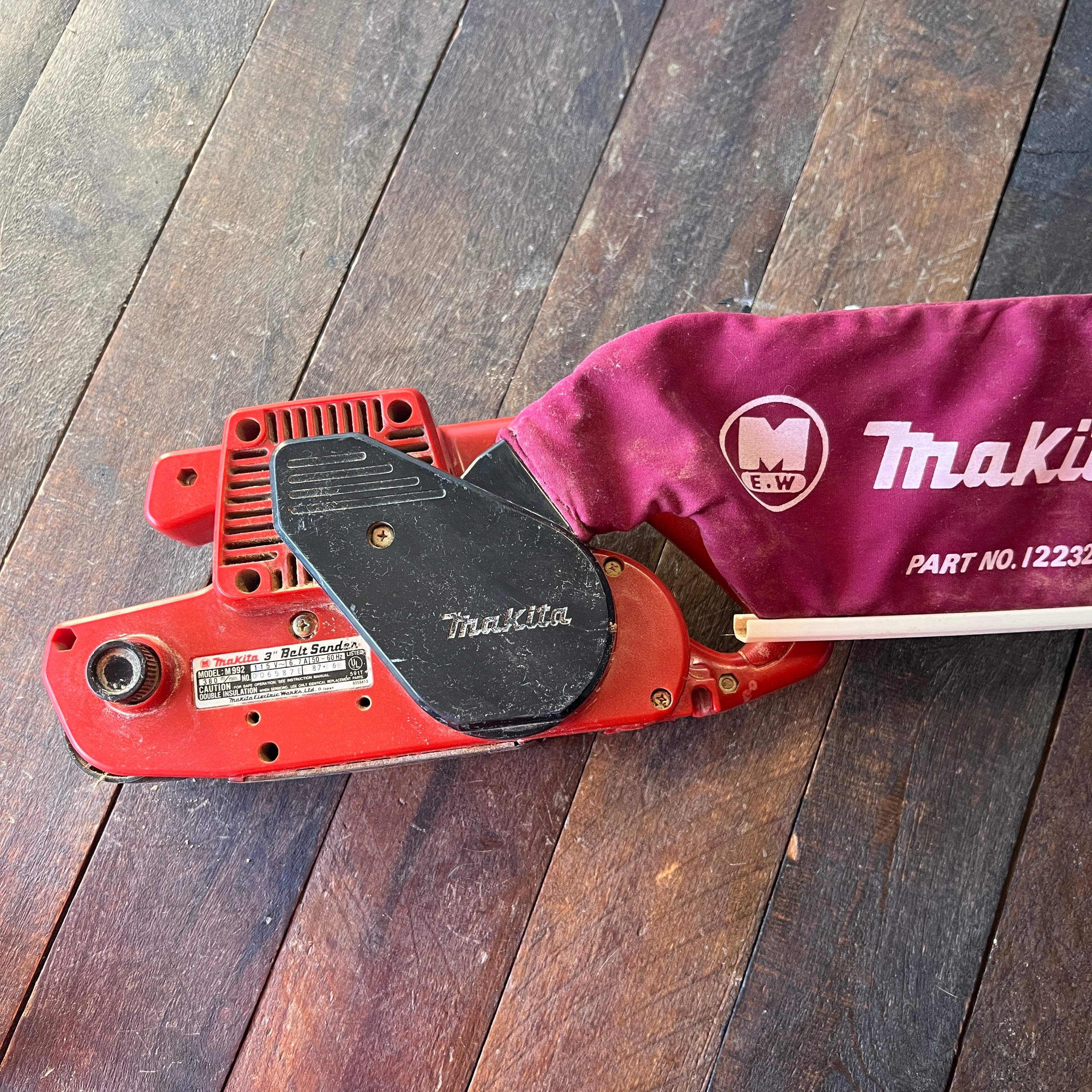 Makita Makita M992 3-Inch Belt Sander Gear Up