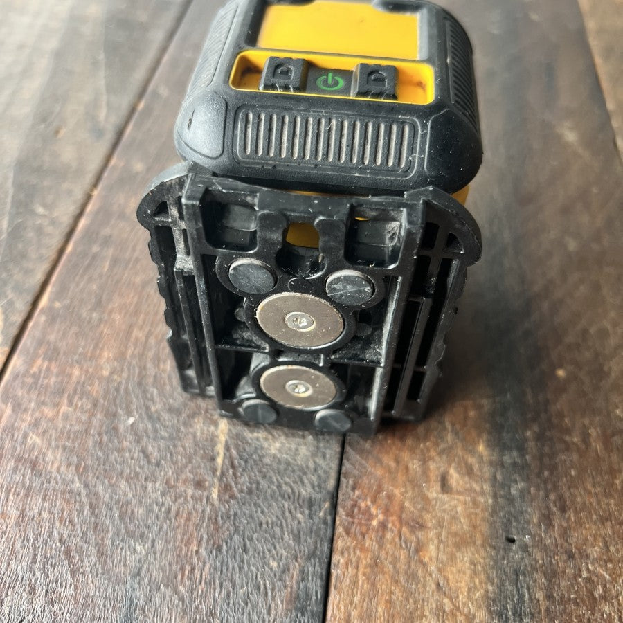 DeWalt DeWalt DW08802CG Green Cross Line Laser Level (Tool Only) Gear Up