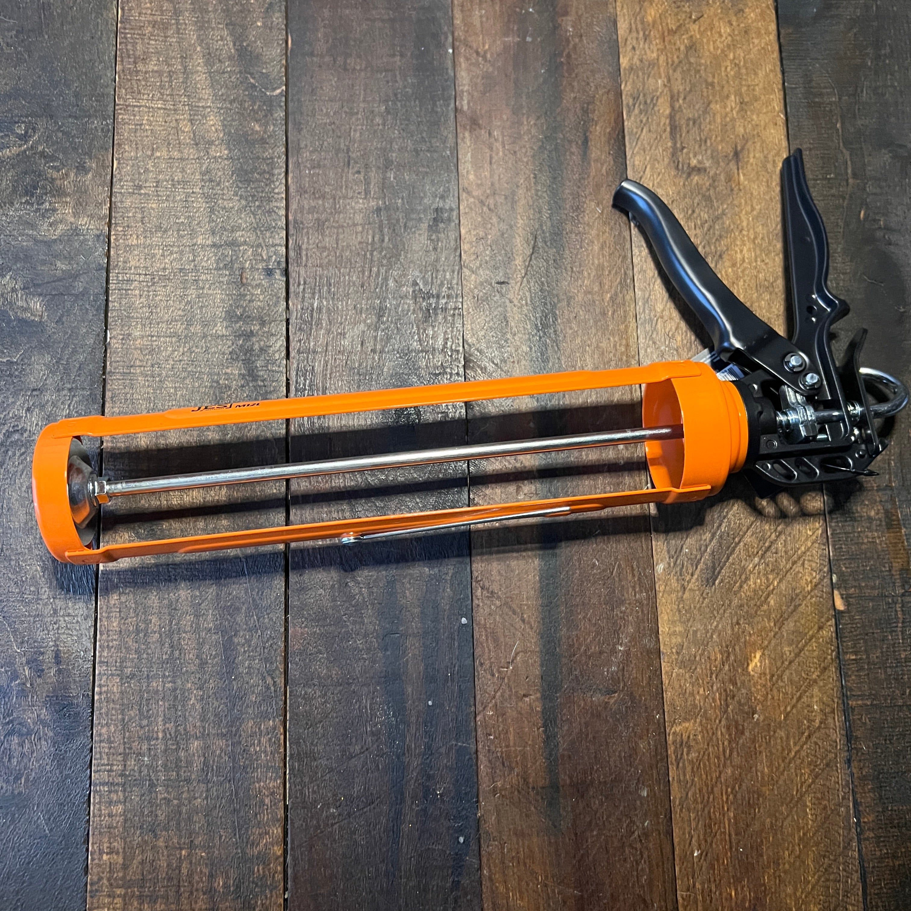 JES JES Innovations M1ZL 1 Quart Drip Free 12:1 Ratio Caulk Gun Gear Up