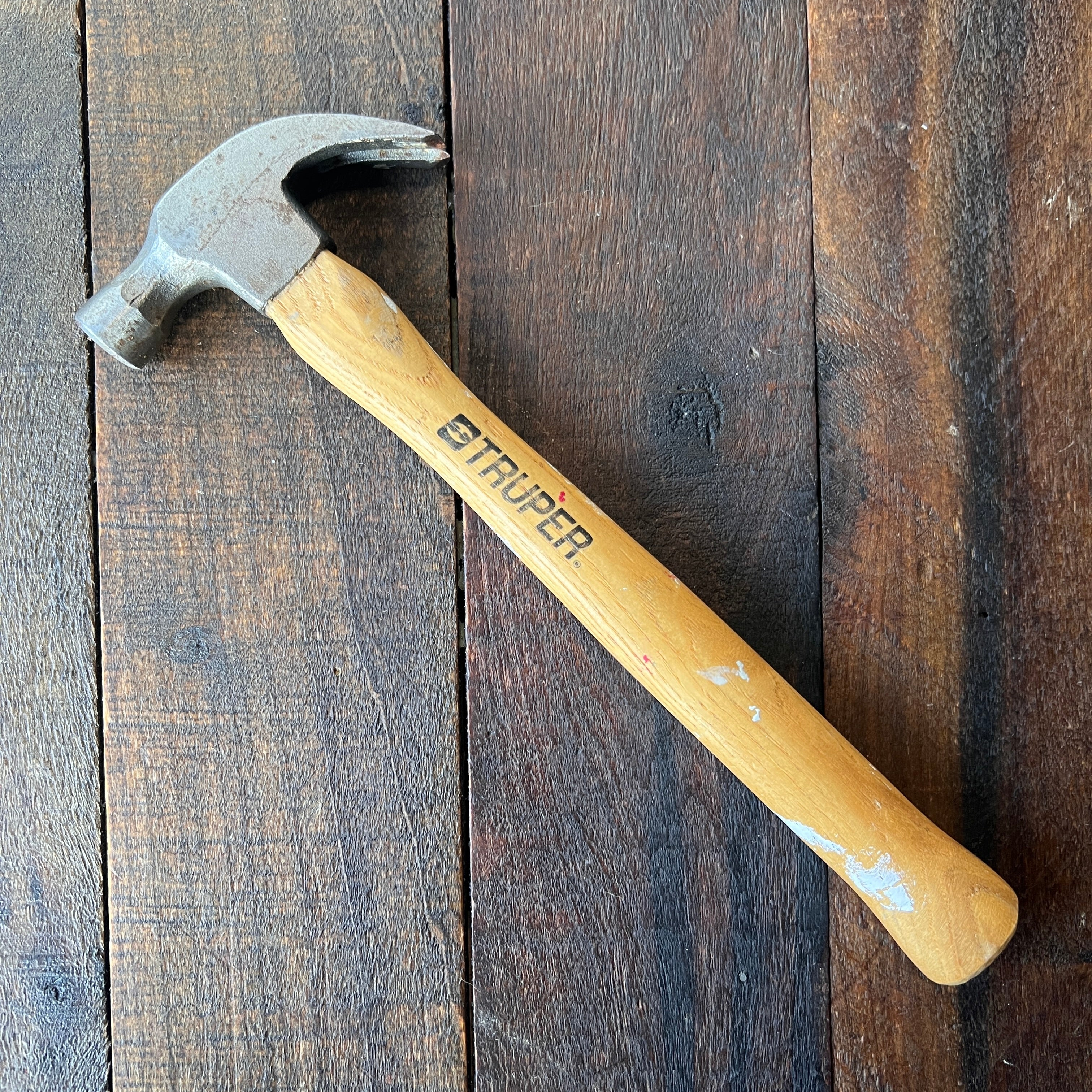 Truper Truper Claw Hammer Wood Handle 0.72 Lb Gear Up