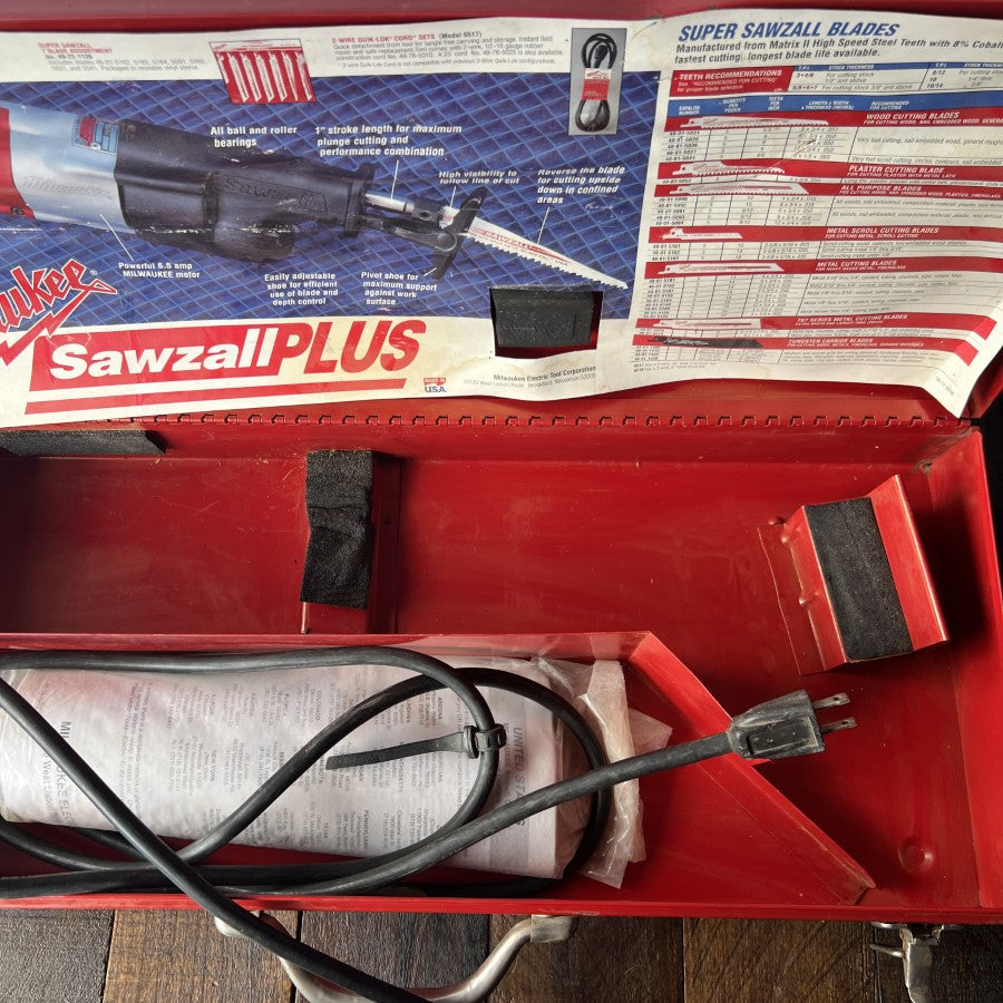 Milwaukee Milwaukee 6517 Corded 6.5 Amp Reciprocating Sawzall Gear Up