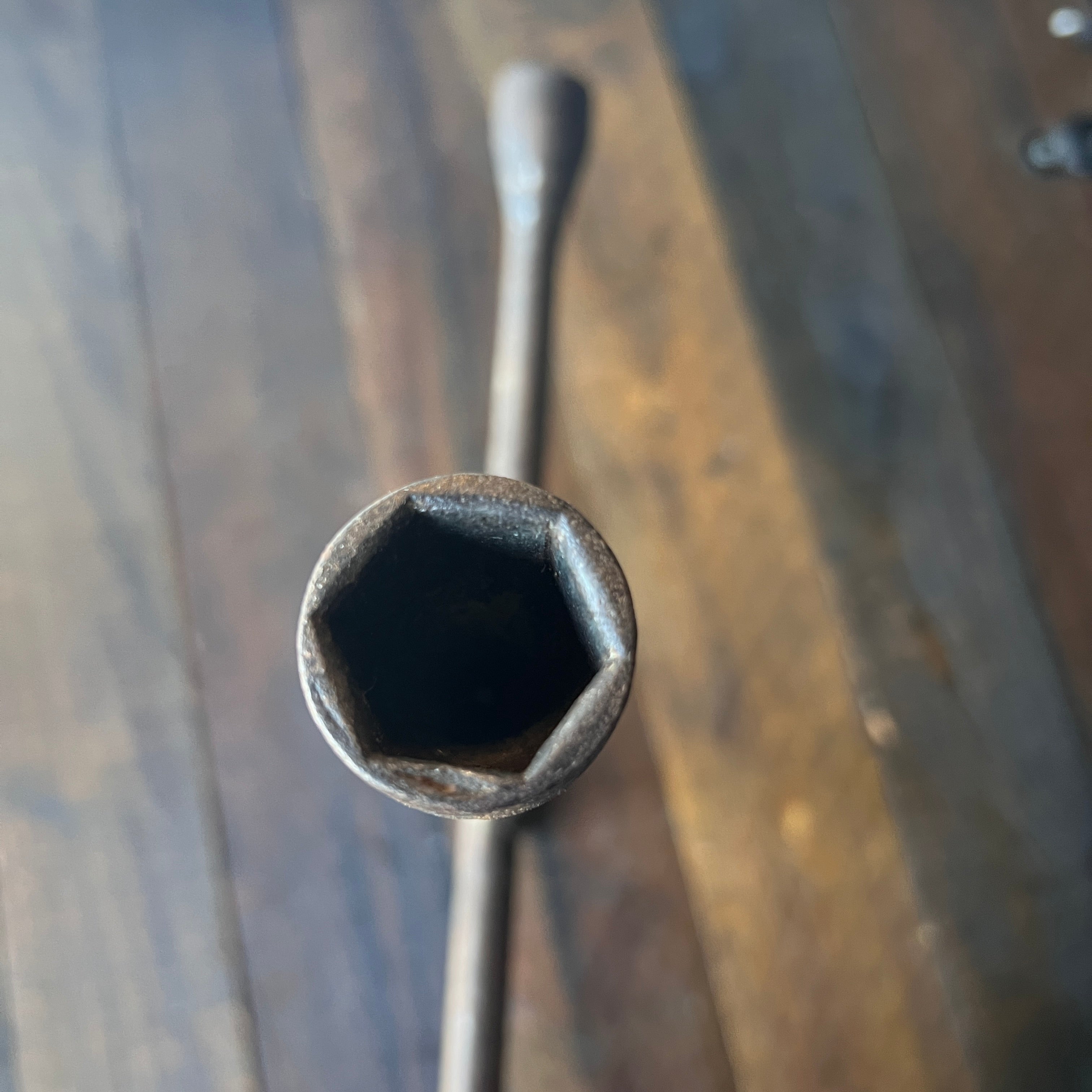 Unknown 4-Way Automotive Lug Wrench Tire Iron Gear Up