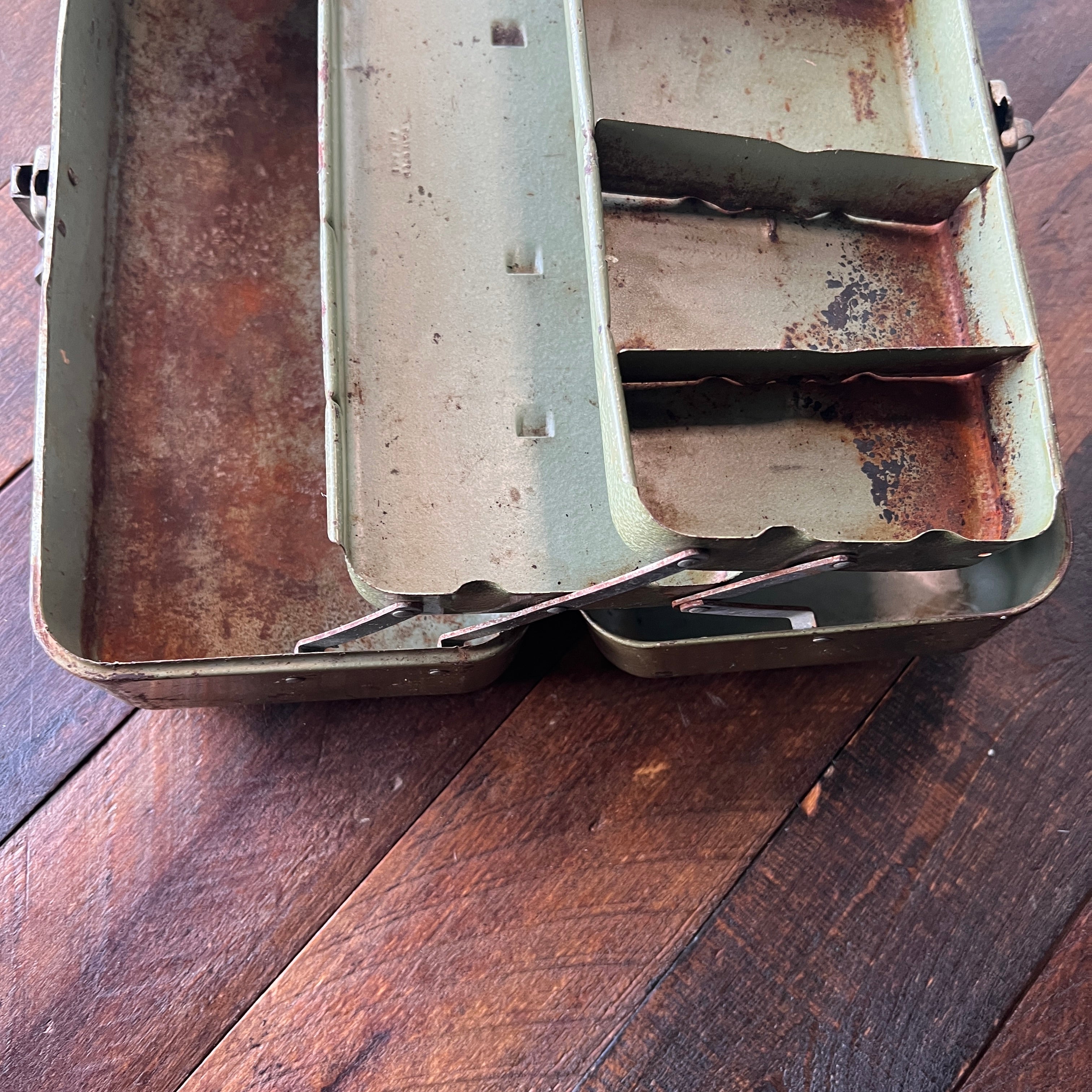 Unknown Vintage Union Metal Multi-Level Toolbox Tool Storage Gear Up
