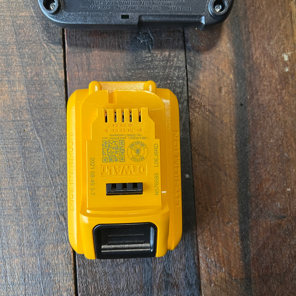 DeWalt DeWalt DCB240 20V MAX 4.0Ah Battery DCB113 Charger Combo Gear Up