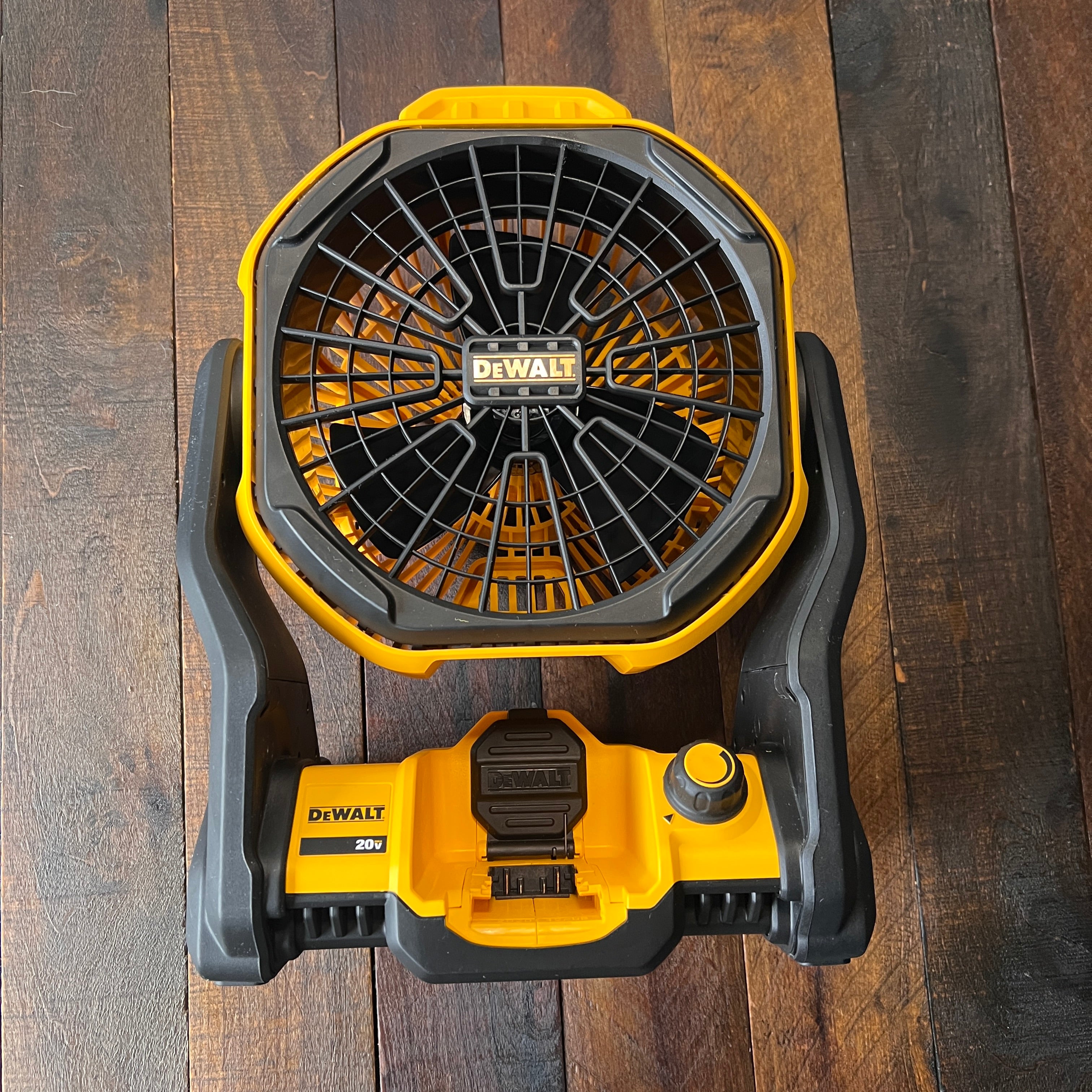 DeWalt DeWalt DCE511 Jobsite Fan Hybrid Corded Cordless 20V (Tool Only) Gear Up