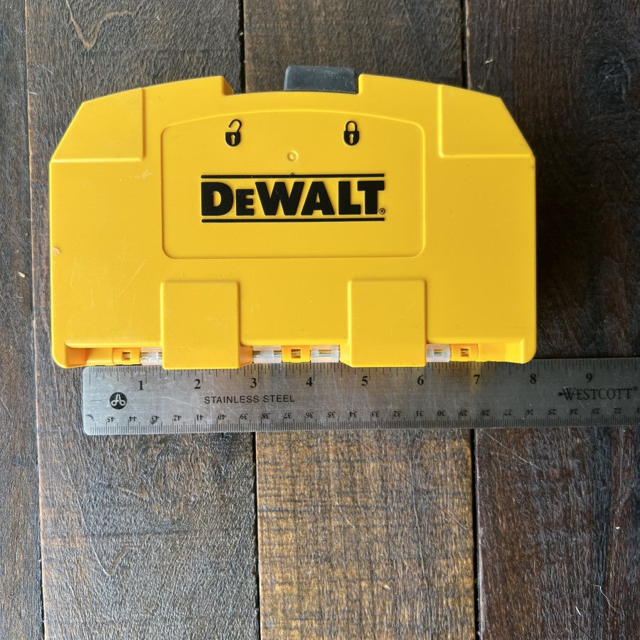 DeWalt DeWalt 5-Piece Stackable Small Parts Storage Organizer Gear Up