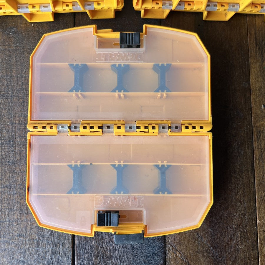 DeWalt DeWalt 5-Piece Stackable Small Parts Storage Organizer Gear Up