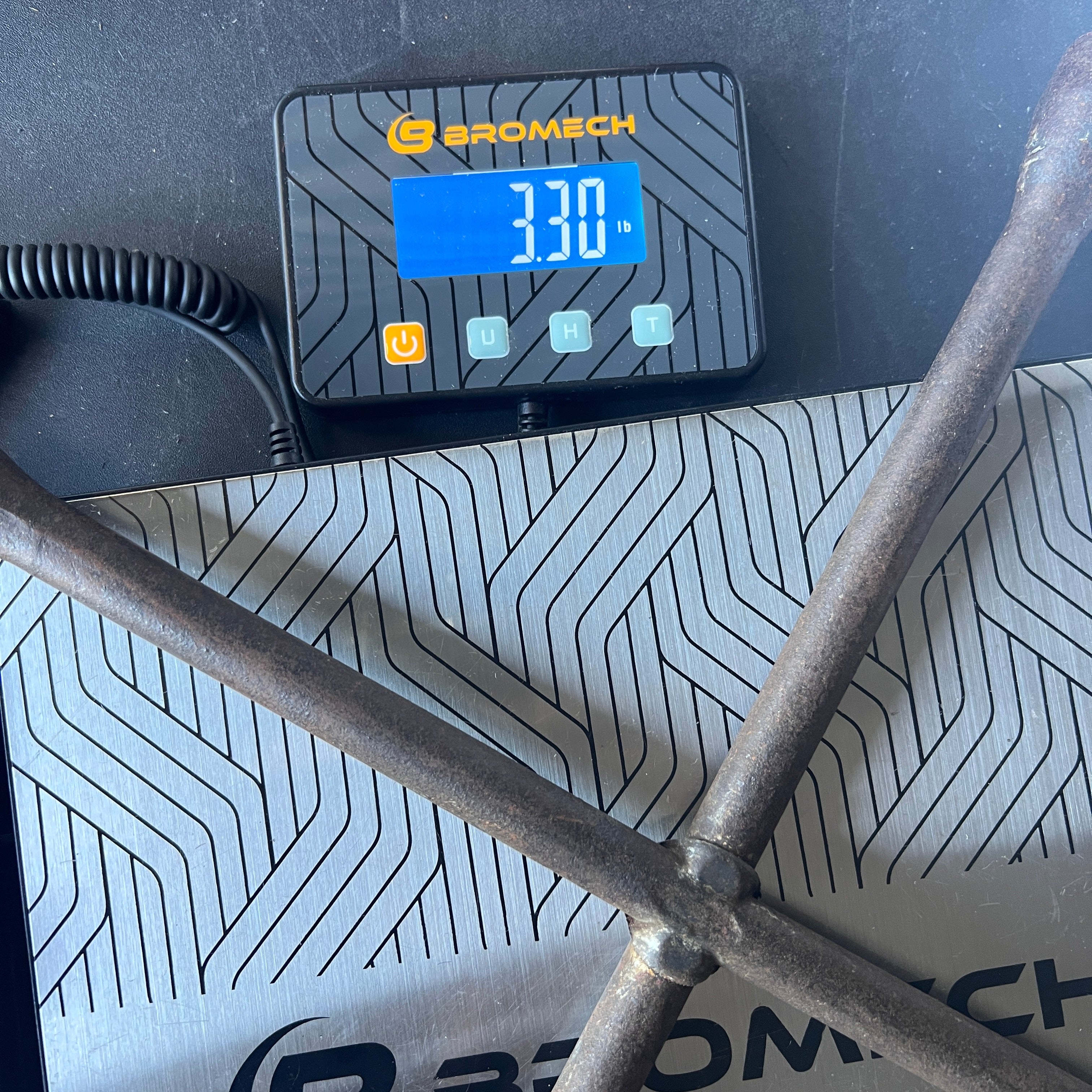 Unknown 4-Way Automotive Lug Wrench Tire Iron Gear Up