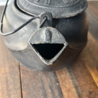 Other GF Filley Size 8 Gate Marked Flat Bottom Cast Iron Kettle Gear Up