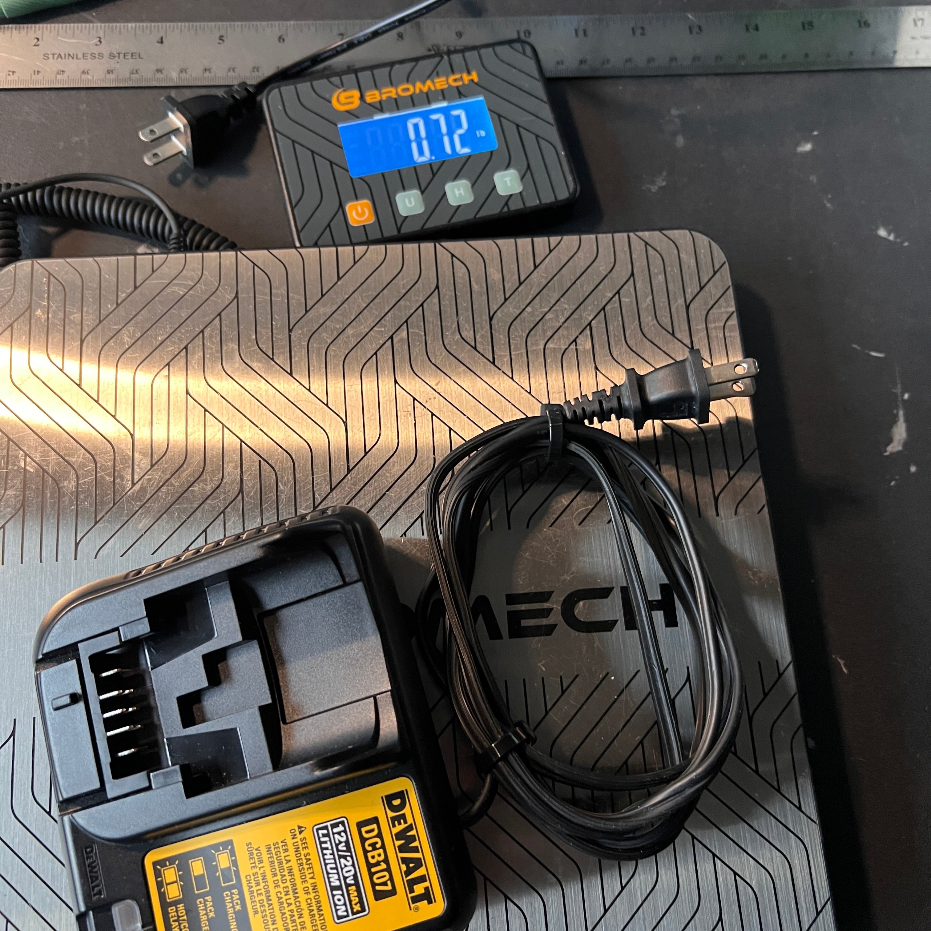 DeWalt DeWalt DCB107 12V 20V Max Lithium Ion Battery Charger Gear Up