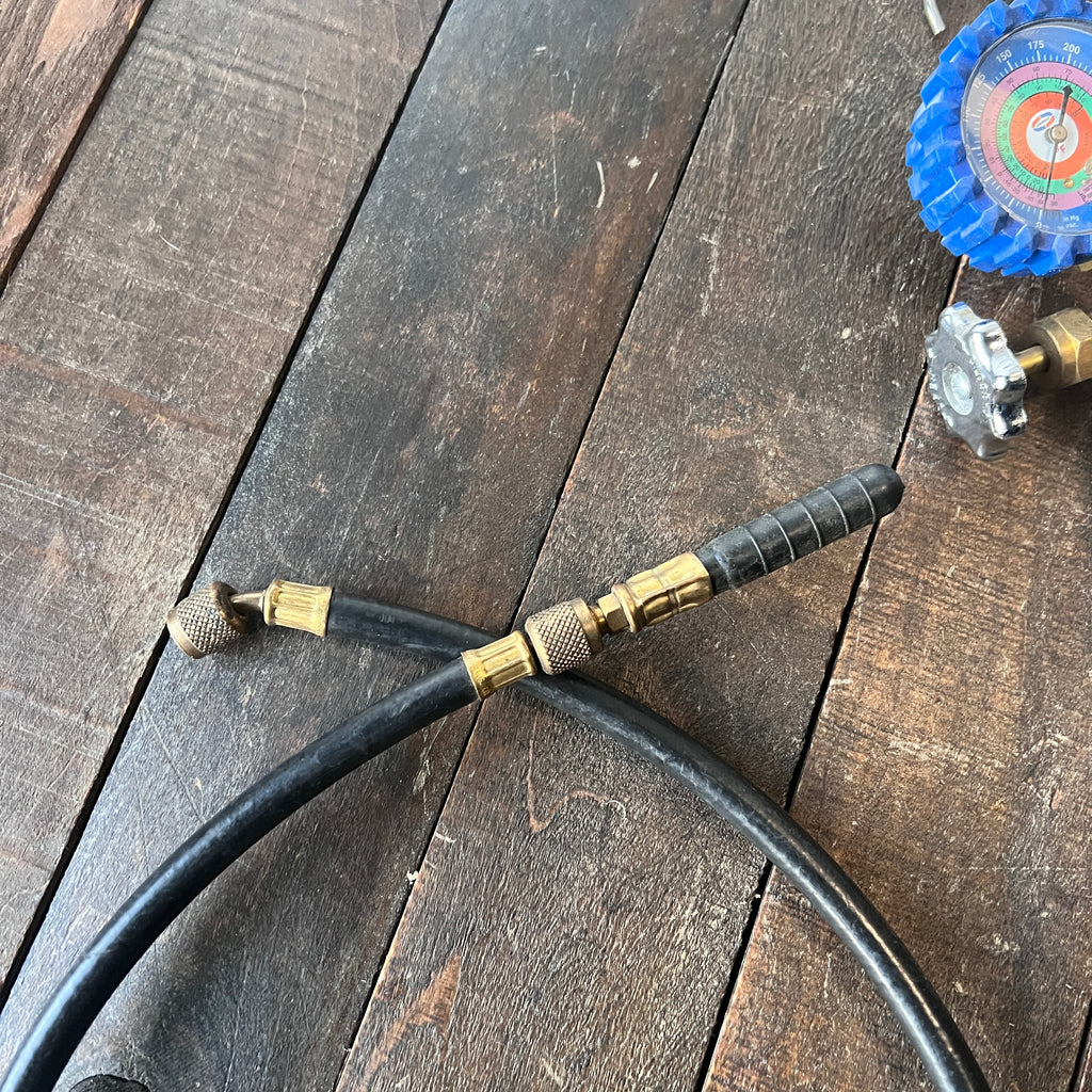 Uniweld Uniweld HVAC Manifold Gauge Set with Hoses with AC drain line cleaner Gear Up