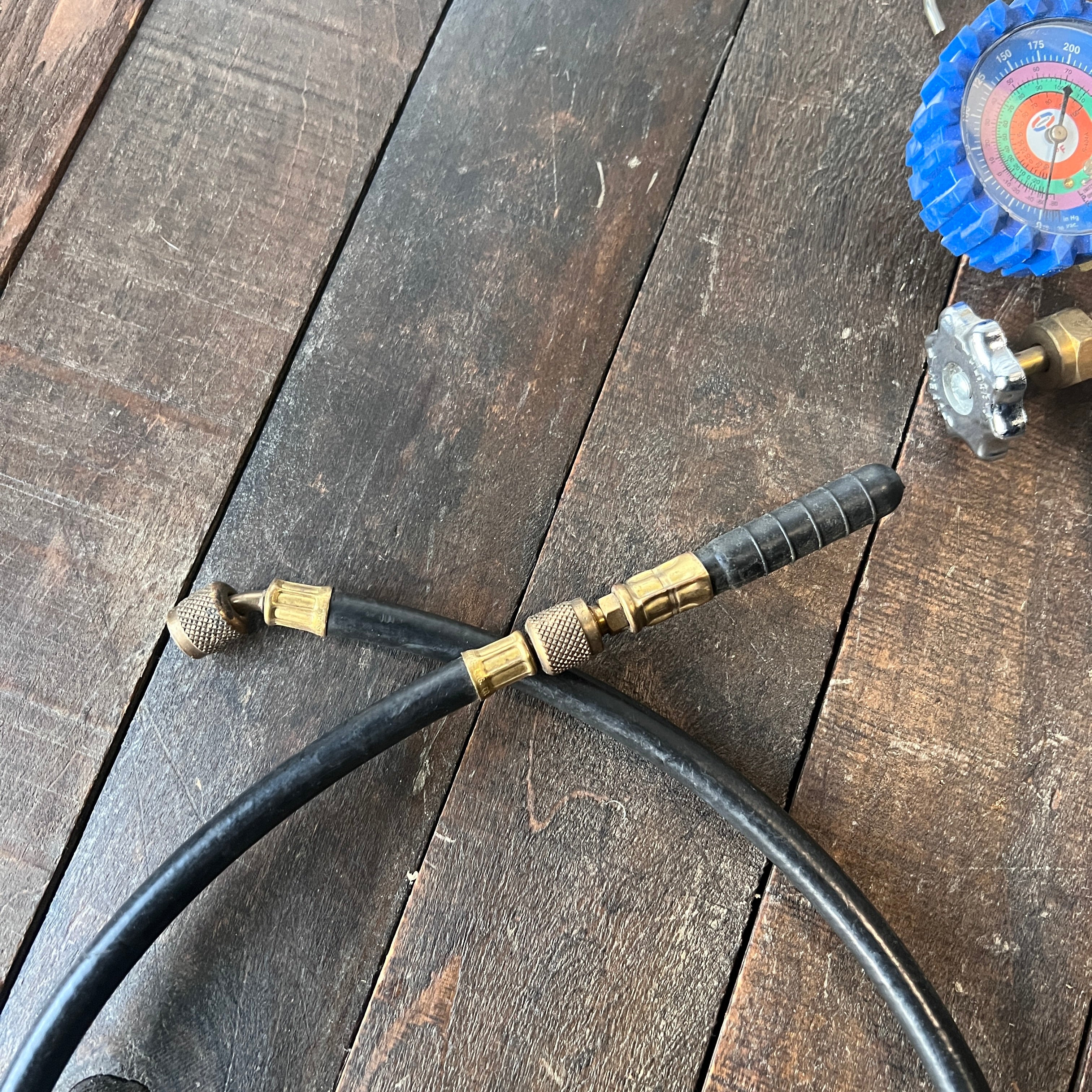 Uniweld Uniweld HVAC Manifold Gauge Set with Hoses with AC drain line cleaner Gear Up