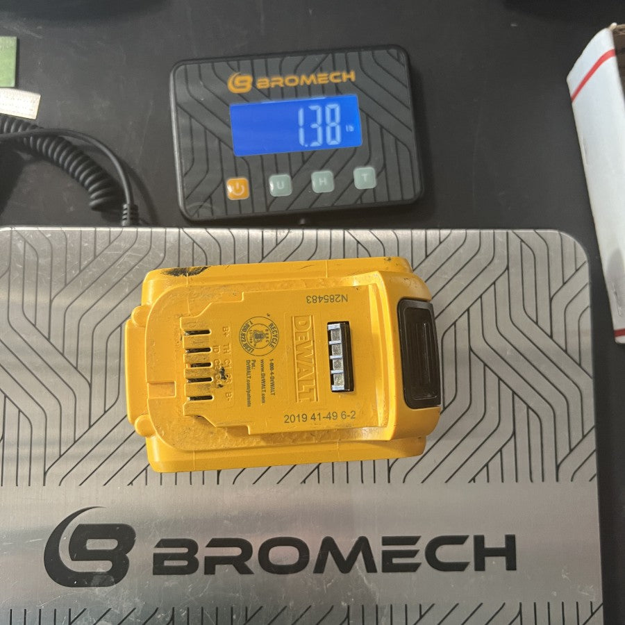 DeWalt DeWalt DCB204 20V MAX 4.0Ah XR Lithium-Ion Battery Pack Gear Up