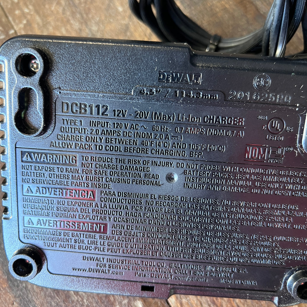 DeWalt DeWalt DCF885 20V MAX 1/4" Impact Driver Kit Gear Up