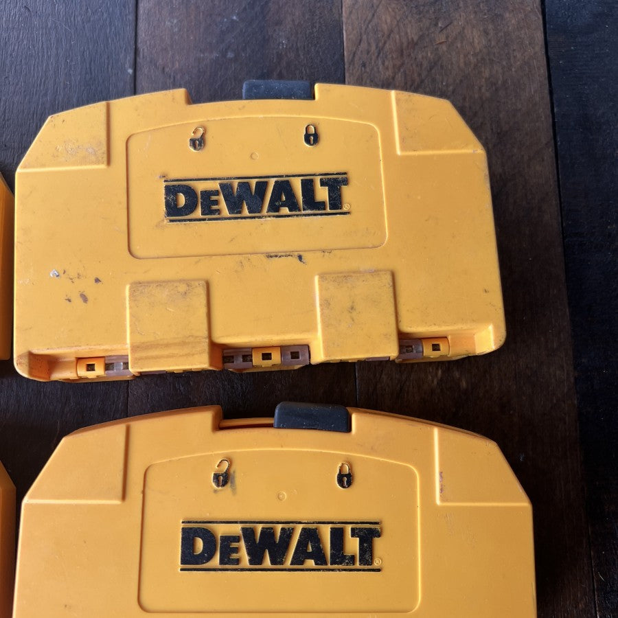 DeWalt DeWalt 5-Piece Stackable Small Parts Storage Organizer Gear Up